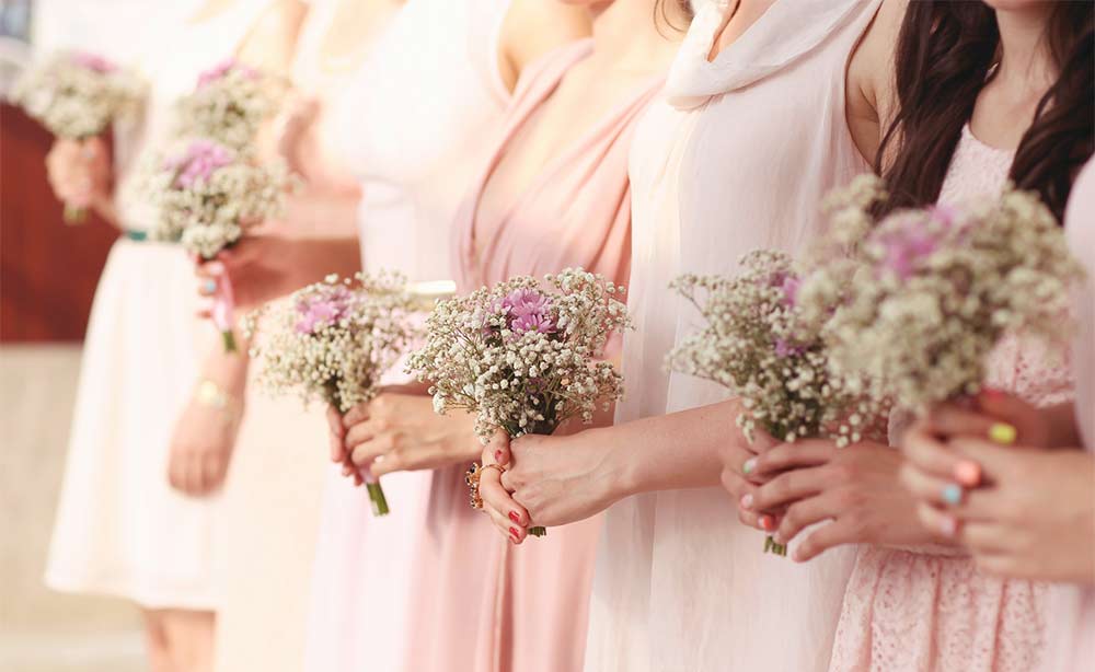 Escoger el vestido de las damas de honor