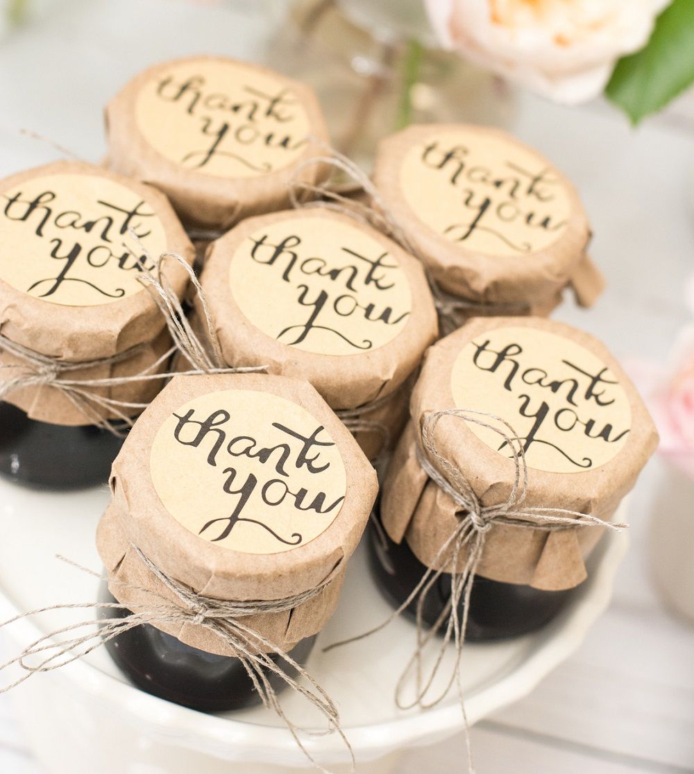 Tarros de mermelada personalizados como regalos para invitados Tarros de mermelada personalizados como regalos para invitados